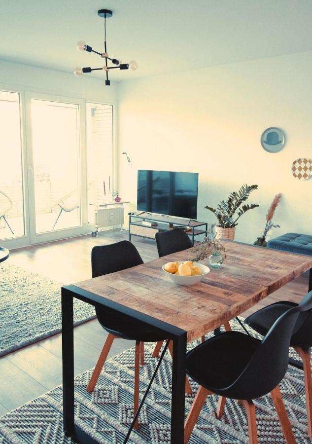 Apartment Mit Balkon - Netflix - Nahe Messe Duesseldorf Krefeld Bagian luar foto