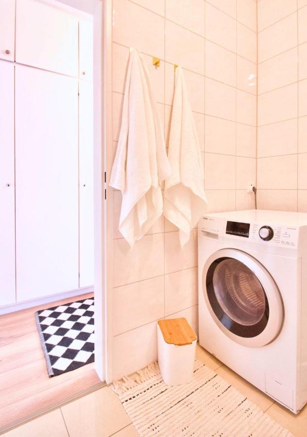 Apartment Mit Balkon - Netflix - Nahe Messe Duesseldorf Krefeld Bagian luar foto