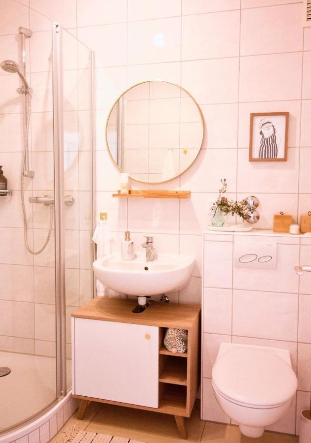 Apartment Mit Balkon - Netflix - Nahe Messe Duesseldorf Krefeld Bagian luar foto