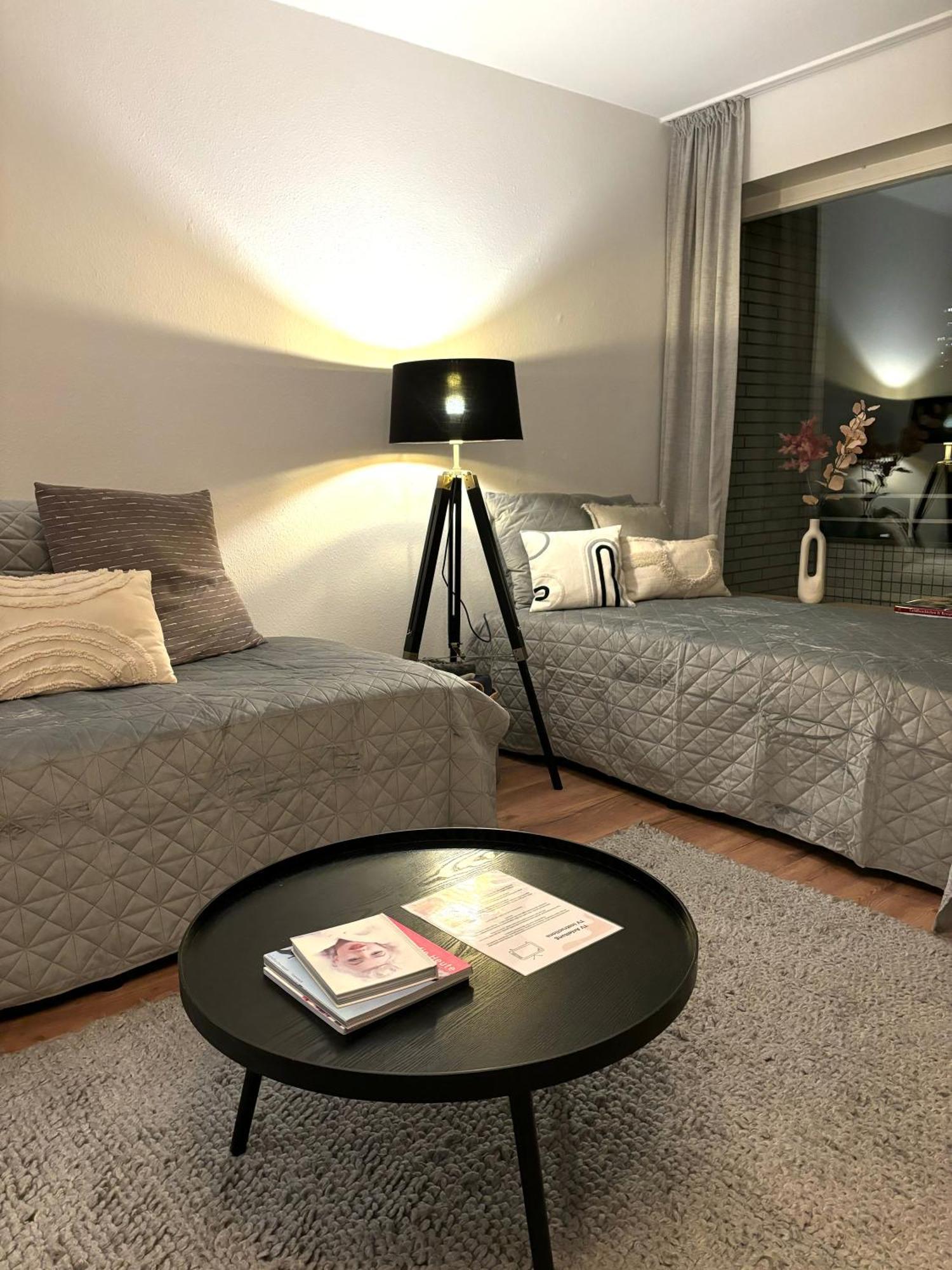 Apartment Mit Balkon - Netflix - Nahe Messe Duesseldorf Krefeld Bagian luar foto